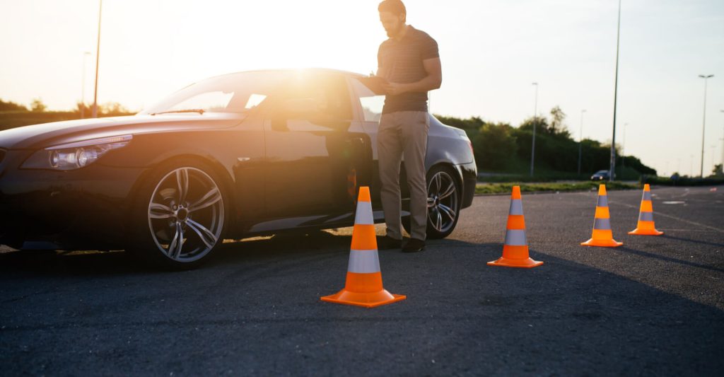 Choosing the Right Driving Instructor Course for You